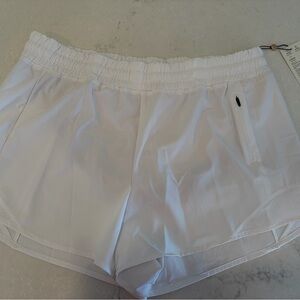 CALIA by Carrie Underwood Women's White Mid Rise Infinity Athletic Shorts- NWT